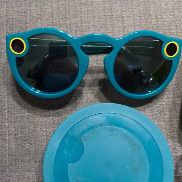 Snapchat spectacles teal with cord and case - Picture 2 of 2